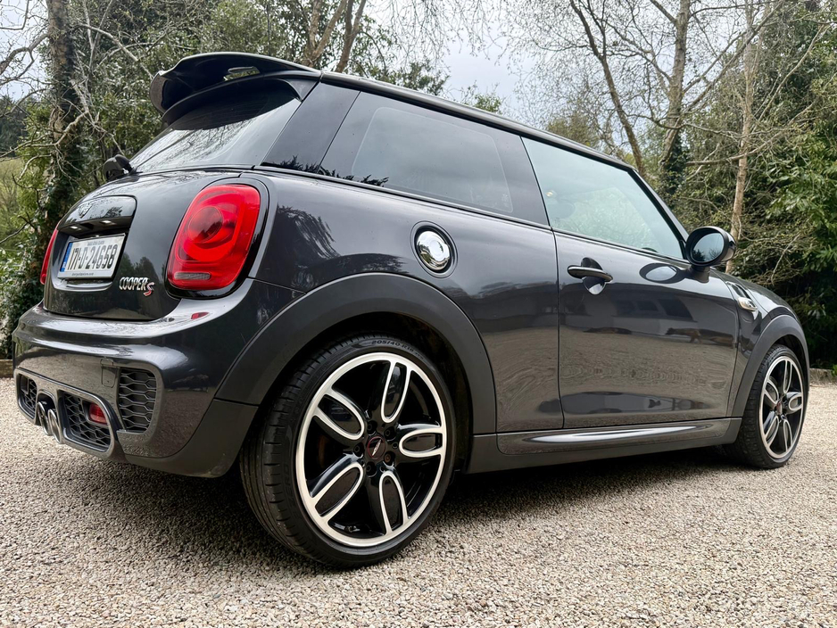 2017 MINI Hatch - image 5