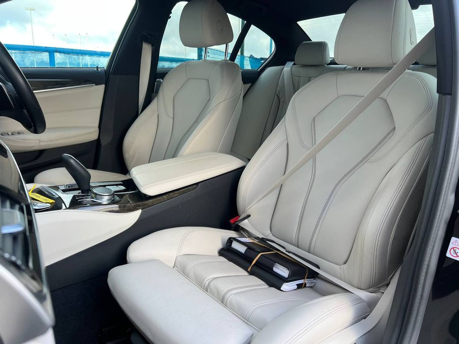 2019 BMW 5 Series 530e M-SPORT COMPETITION 2.0 HYBRID * HUGE SPEC * // VERY LOW MILEAGE // FULL SERVICE HISTORY // LEATHER M-SPORT INTERIOR €31,950