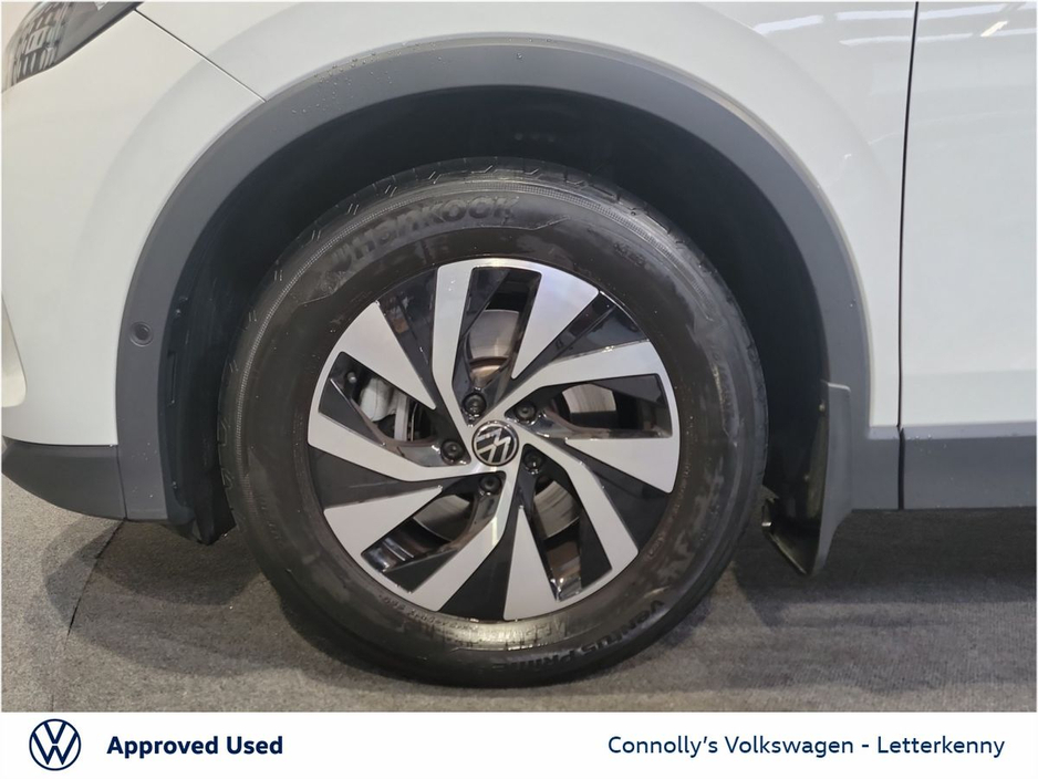 2025 Volkswagen Tiguan - image 8