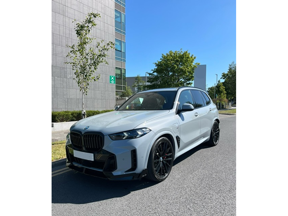 2023 BMW X5 - image 3