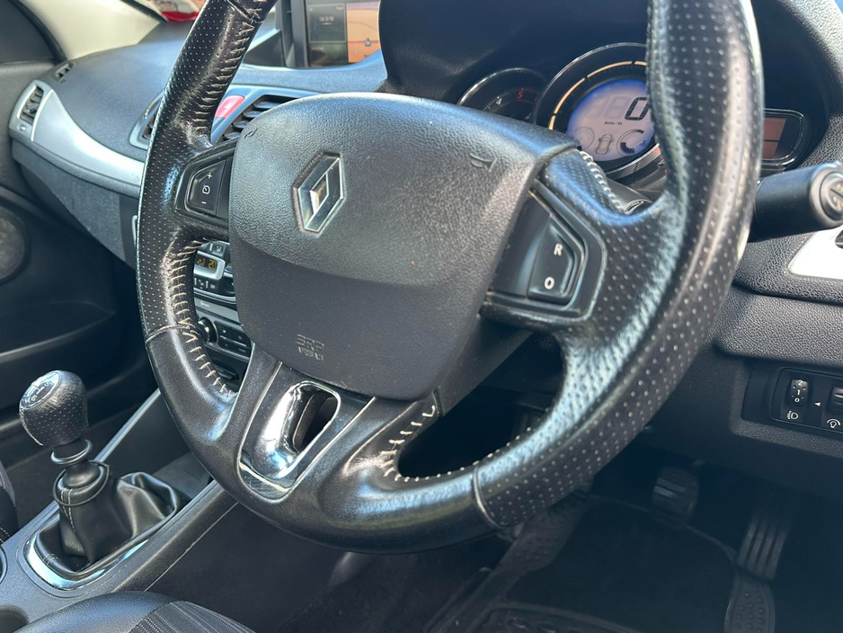 2017 Renault Fluence - image 19