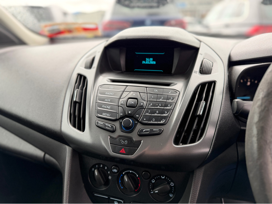 2017 Ford Transit Connect - image 19