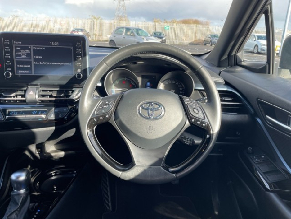 2022 Toyota C-HR - image 9