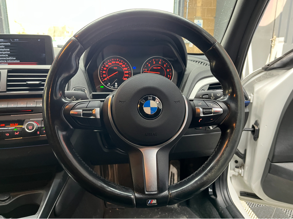 2015 BMW 1 Series - image 8