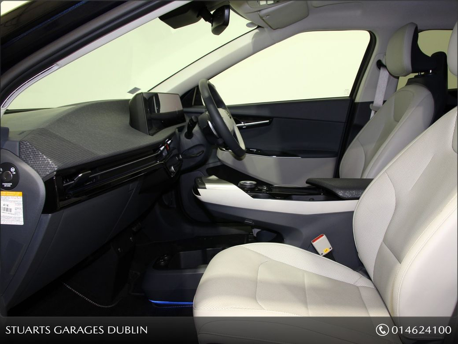 2023 Kia EV6 - image 3