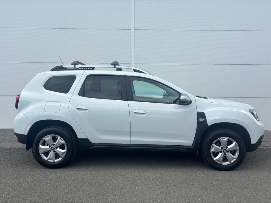 2020 Dacia Duster - image 5