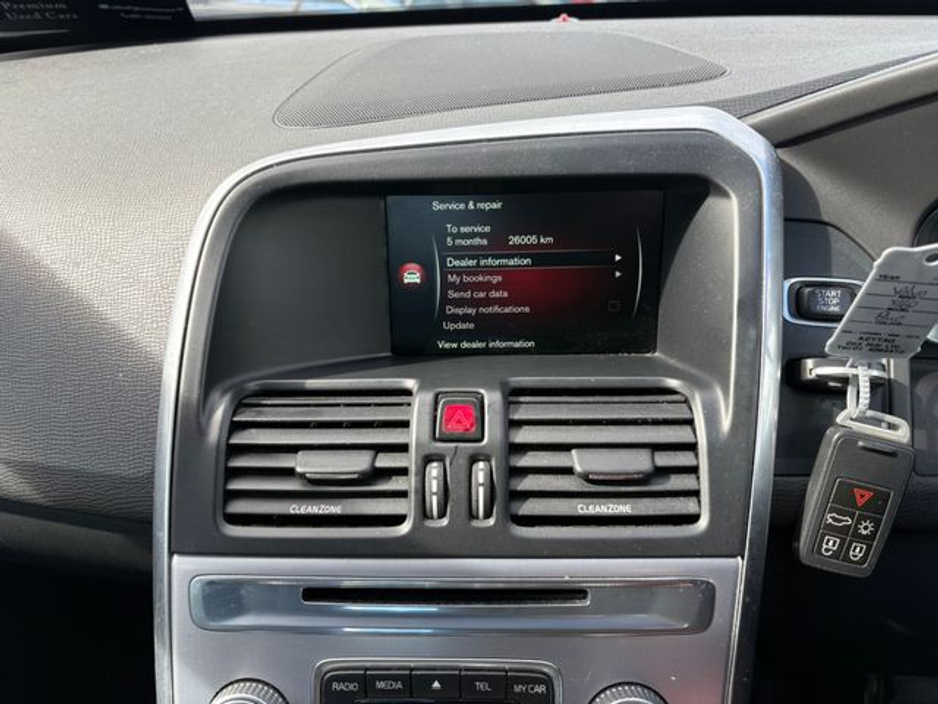 2016 Volvo XC60 - image 20