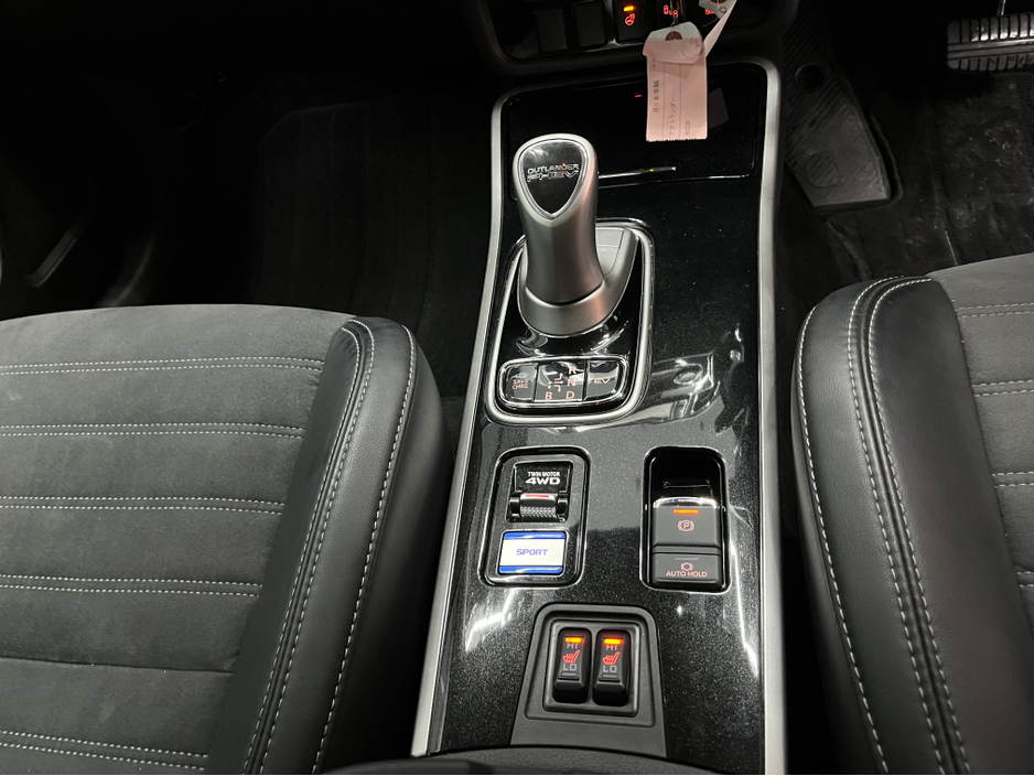 2019 Mitsubishi Outlander €18950! 2019 MITSUBISHI OUTLANDER PHEV G 2.4 AUTOMATIC / CRUISE CONTROL / 360° PARKING CAMERA / PADDLE SHIFTER / ELECTRIC HEATED SEATS / HEATED STEERING WHEEL €18,950