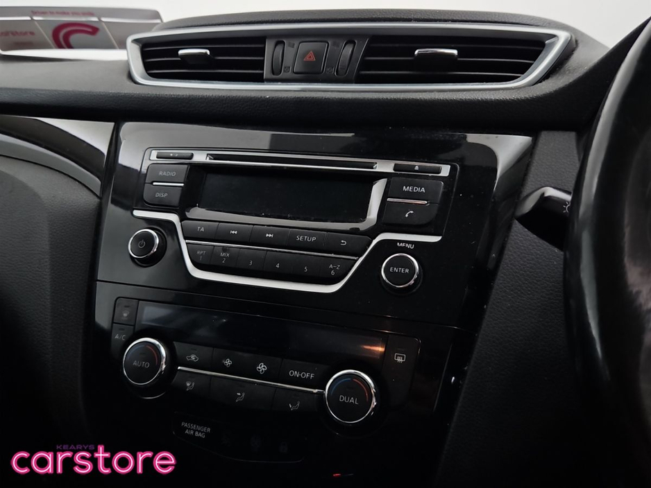 2017 Nissan Qashqai 1.2 PET XE €15,888