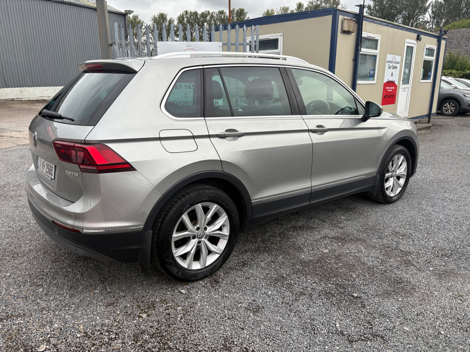 2016 Volkswagen Tiguan - image 3