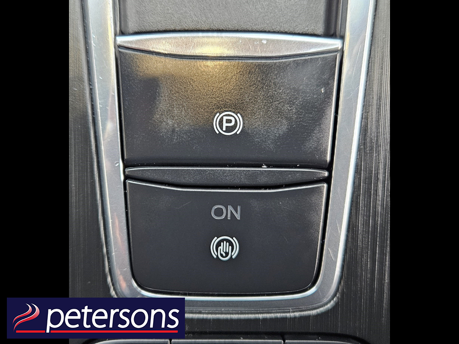 2020 Ford Kuga - image 24