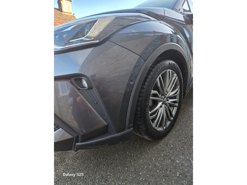 2023 Toyota C-HR 1.8 HYBRID SOL €25,450