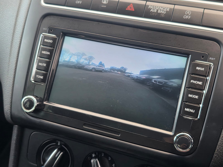 2013 Volkswagen Polo - image 14