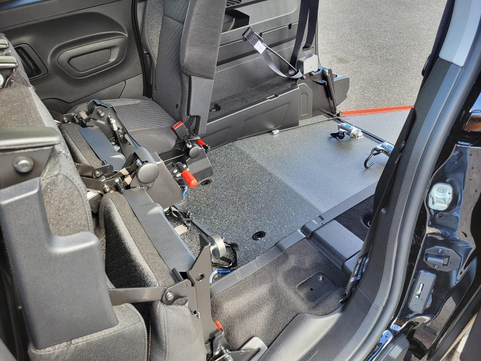 2026 Peugeot Rifter - image 14