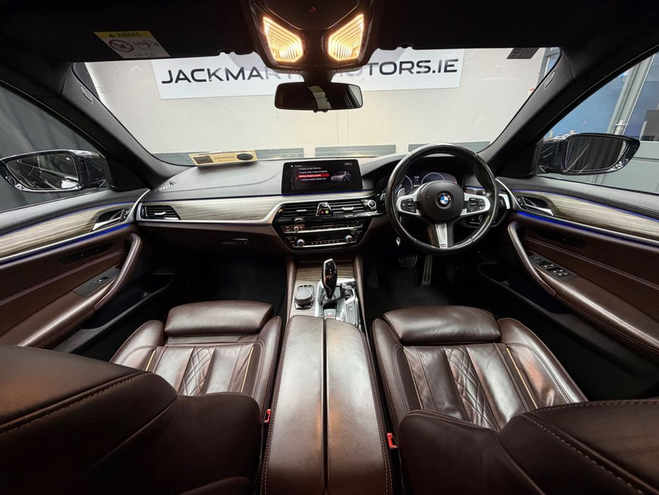 2019 BMW 5 Series - image 30