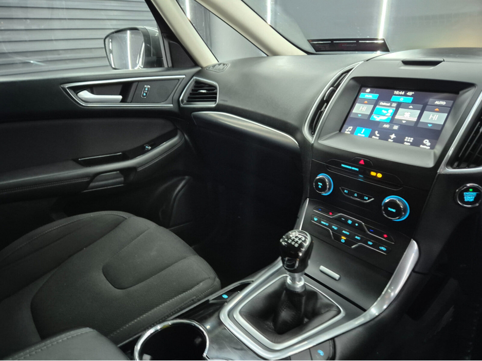 2017 Ford S-Max - image 14