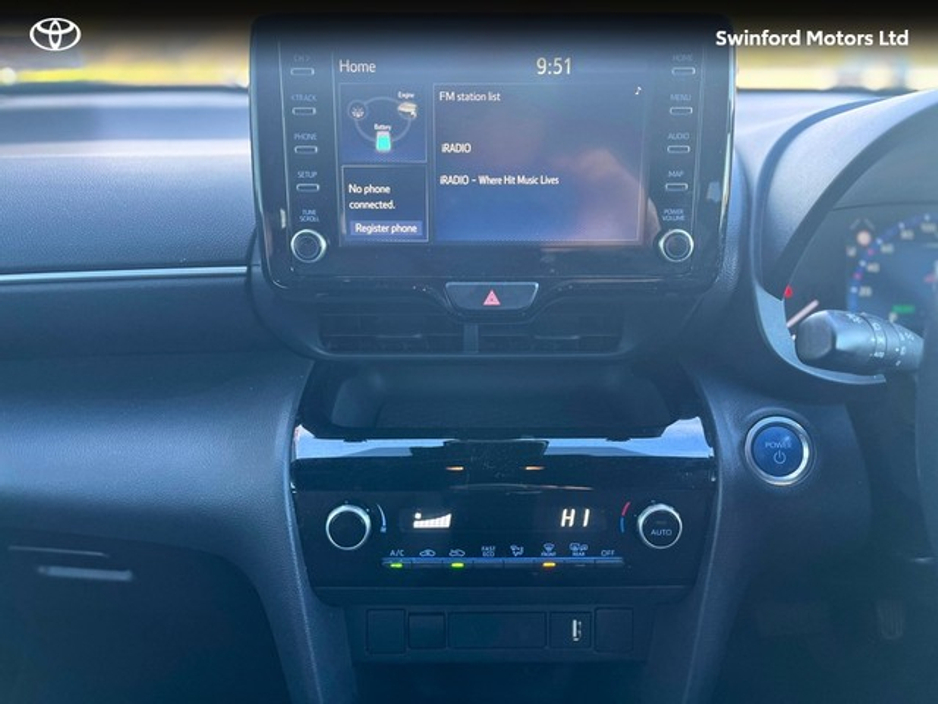 2024 Toyota Yaris Cross - image 9