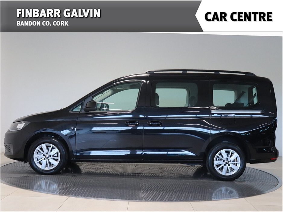 2025 Volkswagen Caddy Maxi Life - image 3