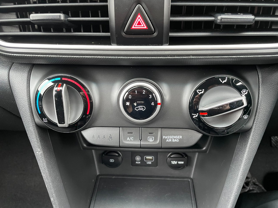 2020 Hyundai Kona - image 12