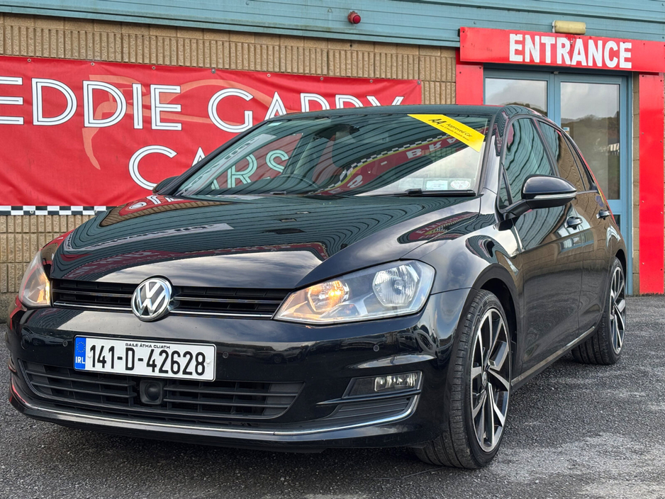 2014 Volkswagen Golf - image 2