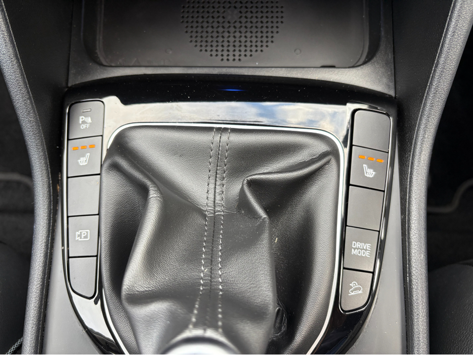 2022 Hyundai Tucson - image 11