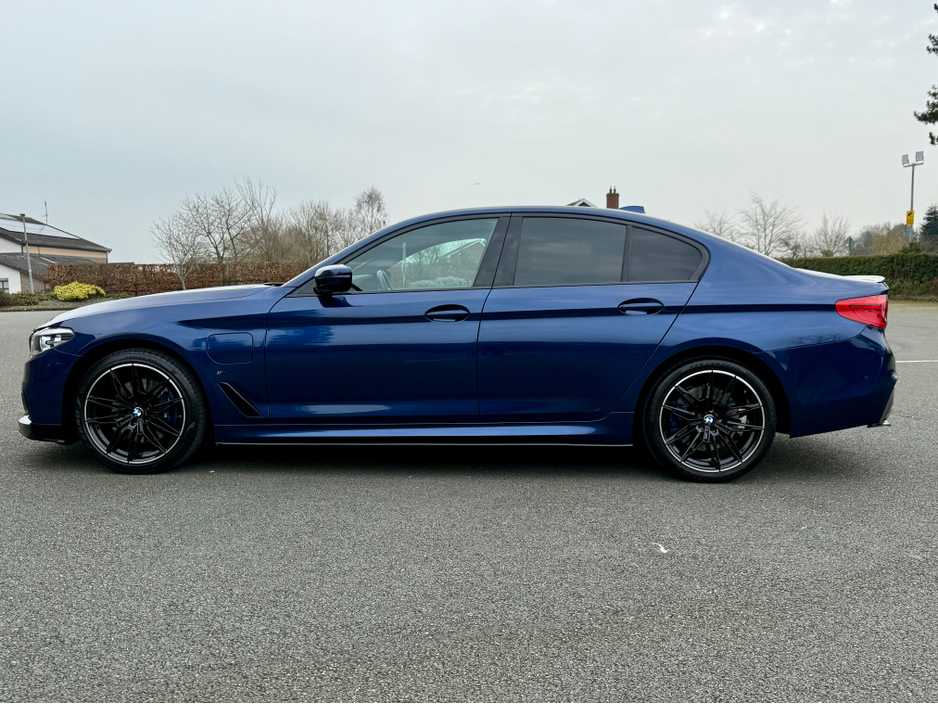 2018 BMW 5 Series - image 5