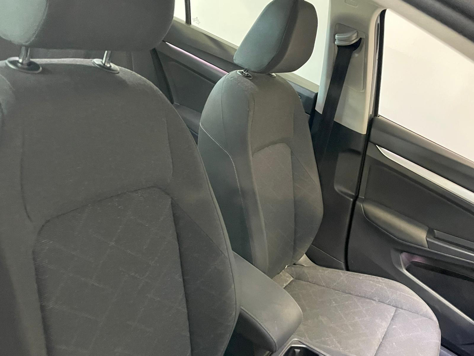 2020 Volkswagen Golf - image 17