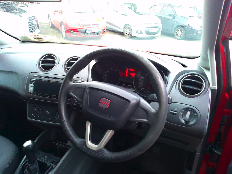 2012 SEAT Ibiza - image 3