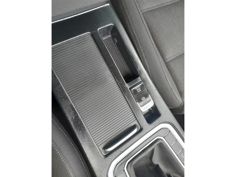 2016 Volkswagen Passat - image 22