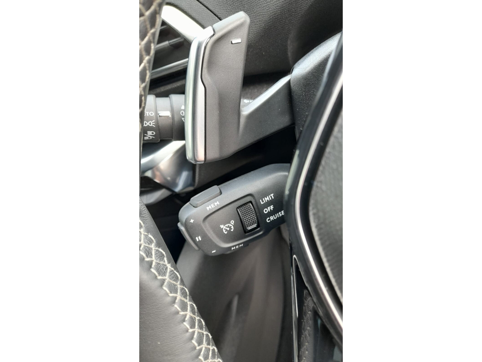 2023 Peugeot 3008 - image 13