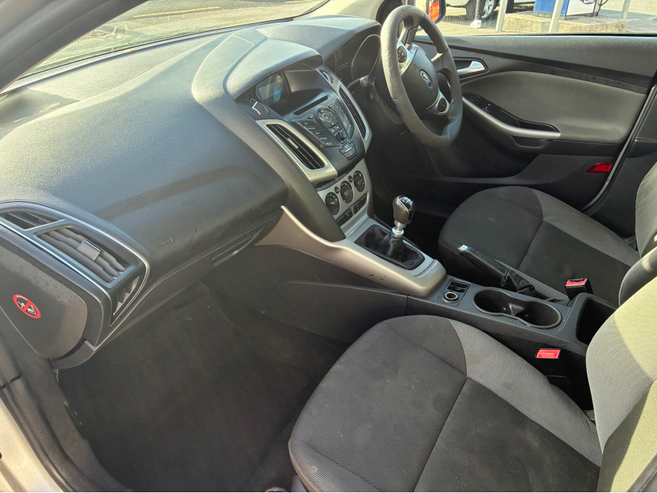 2012 Ford Focus - image 11
