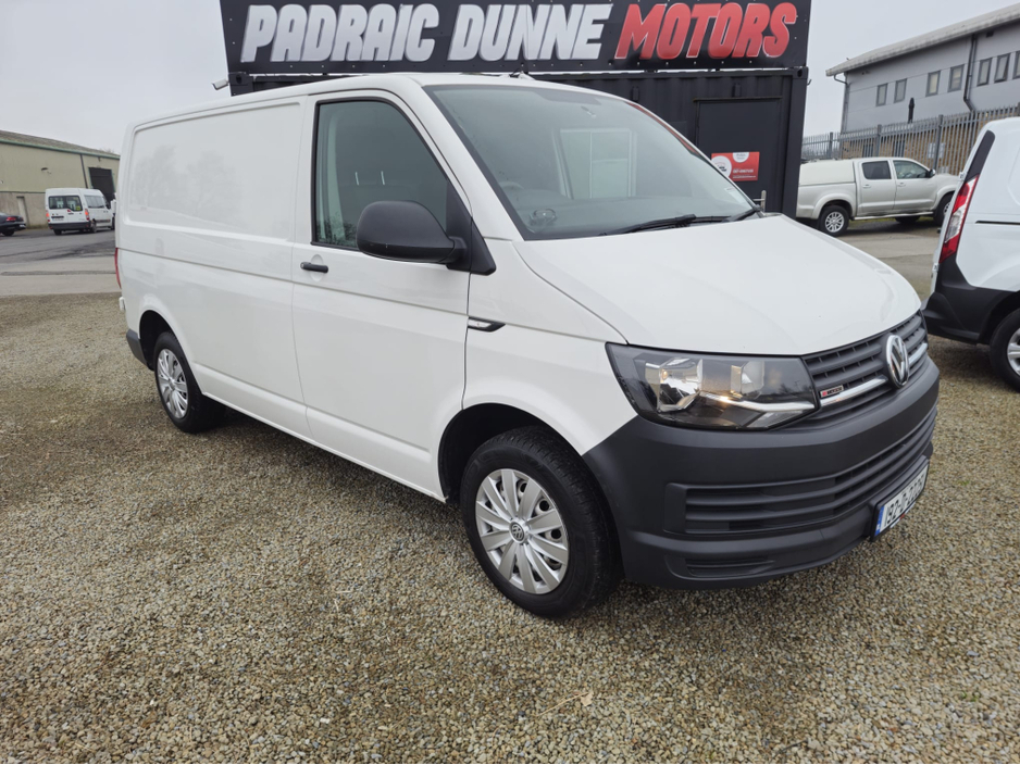 2019 Volkswagen Transporter - image 2
