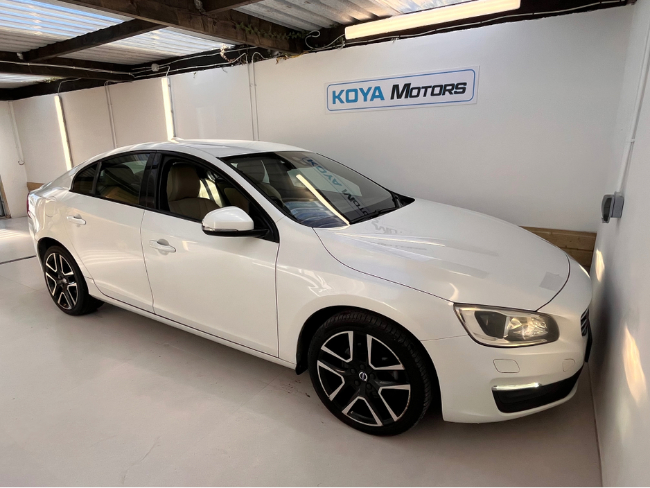 2016 Volvo S60 - image 11