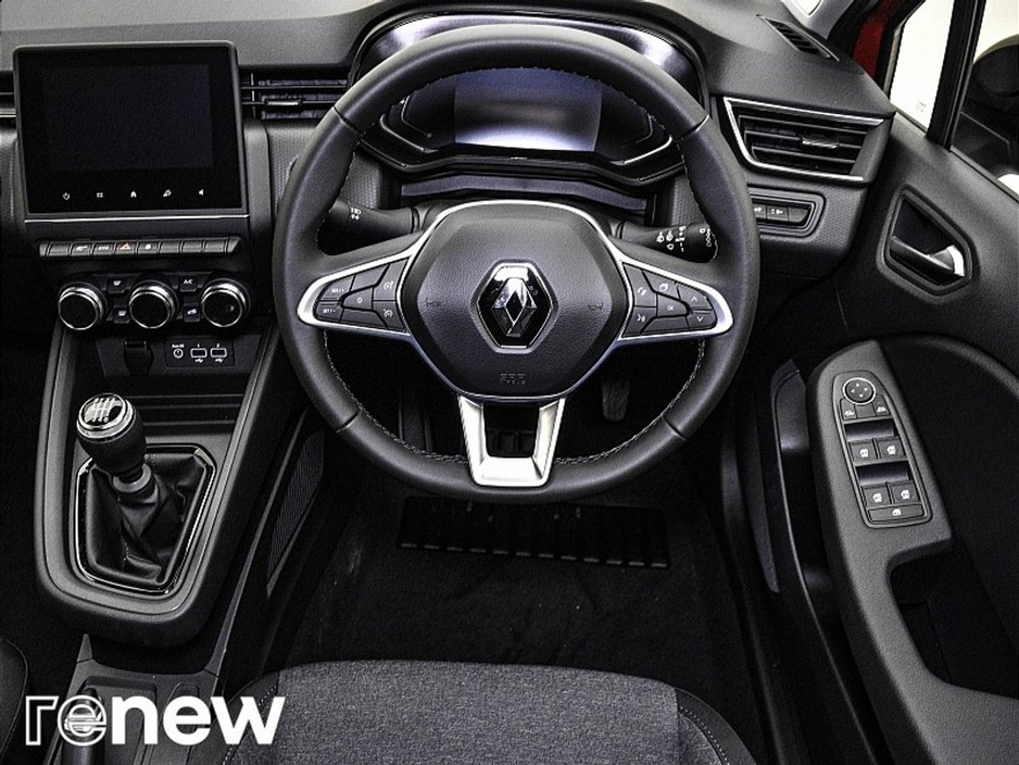 2023 Renault Clio - image 21