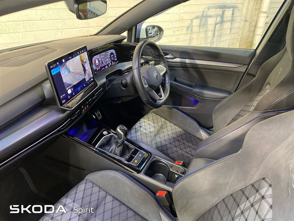 2024 Volkswagen Golf - image 4