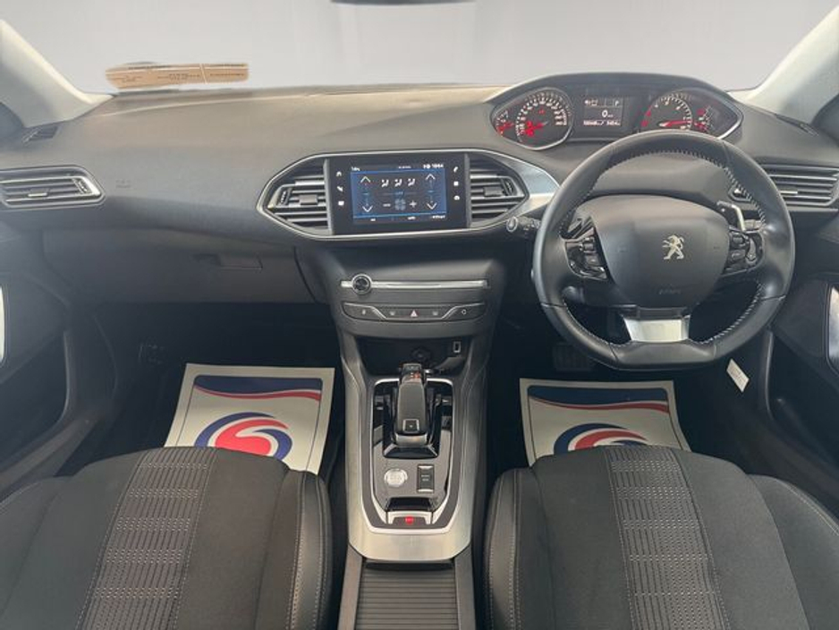 2020 Peugeot 308 - image 15