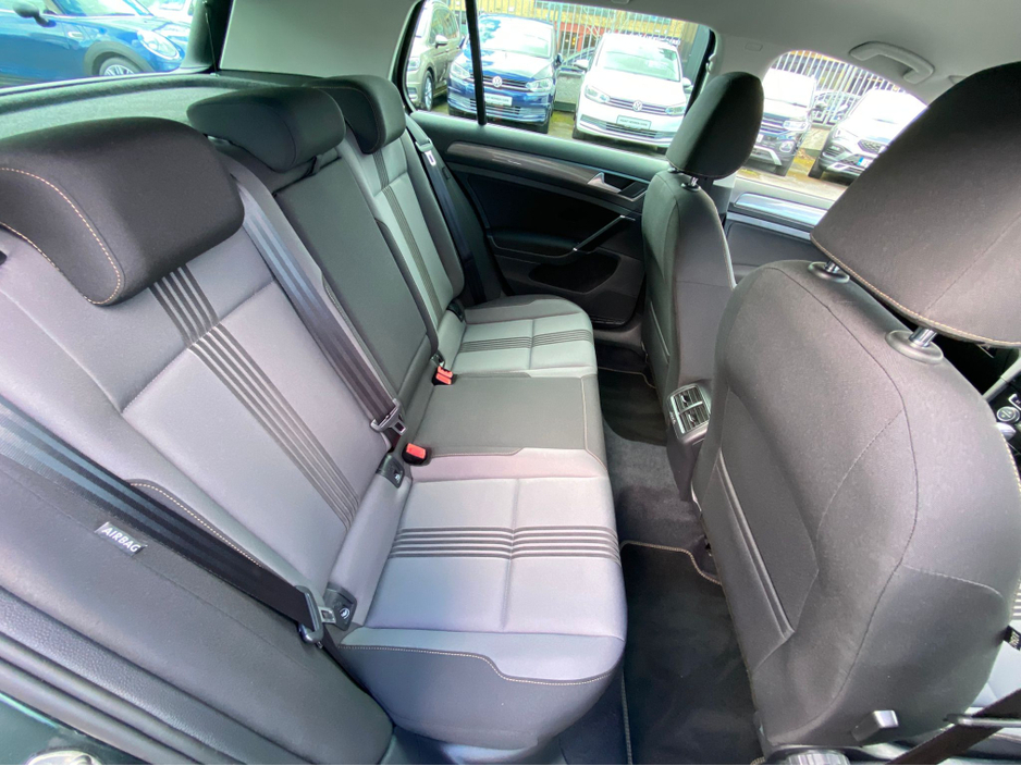 2016 Volkswagen Golf - image 19