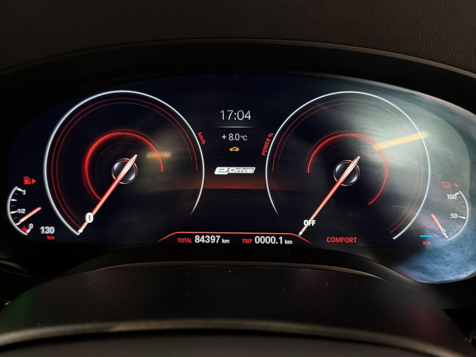 2019 BMW 5 Series - image 9