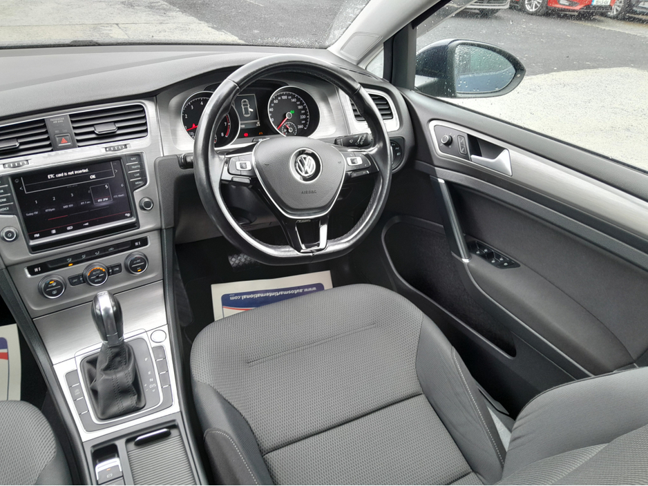 2016 Volkswagen Golf - image 17