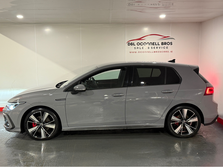 2022 Volkswagen Golf - image 7