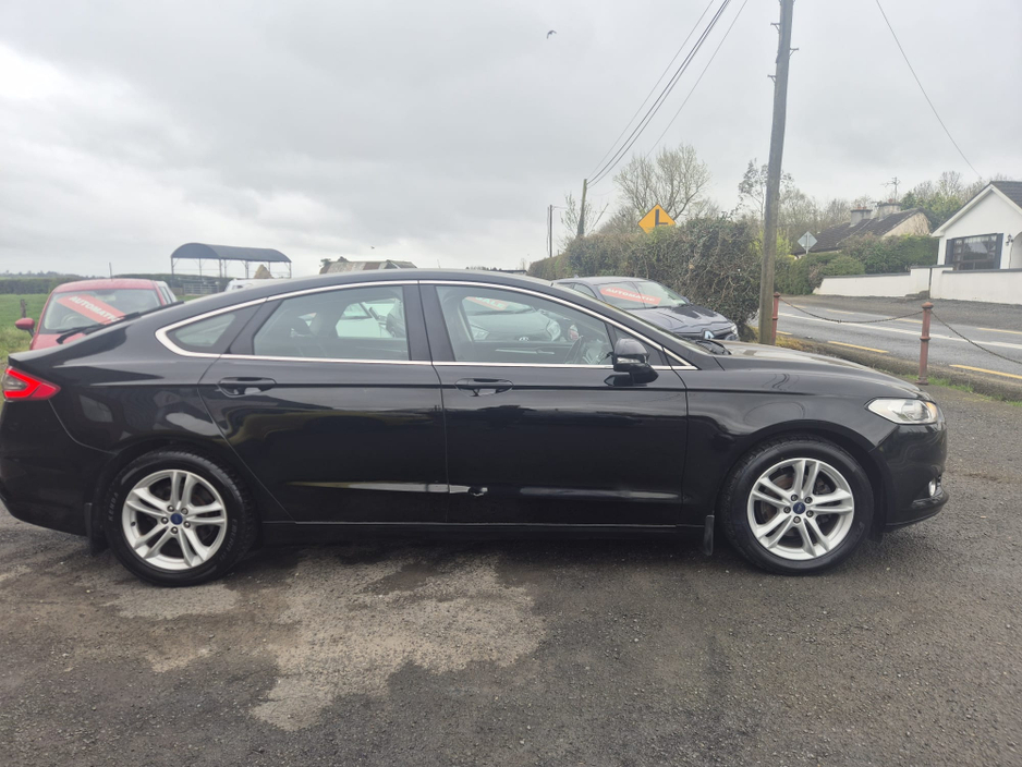 2015 Ford Mondeo - image 2