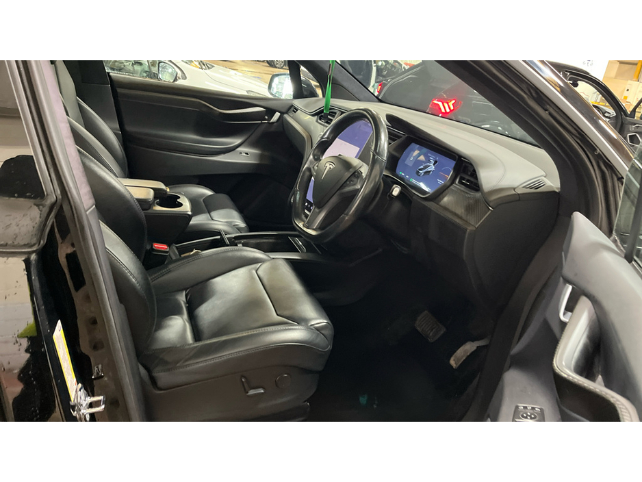 2019 Tesla Model X - image 2