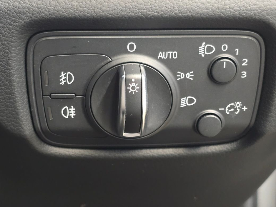 2015 Audi A3 - image 18