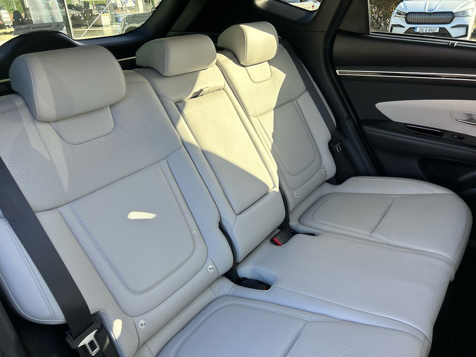 2023 Hyundai Tucson - image 10