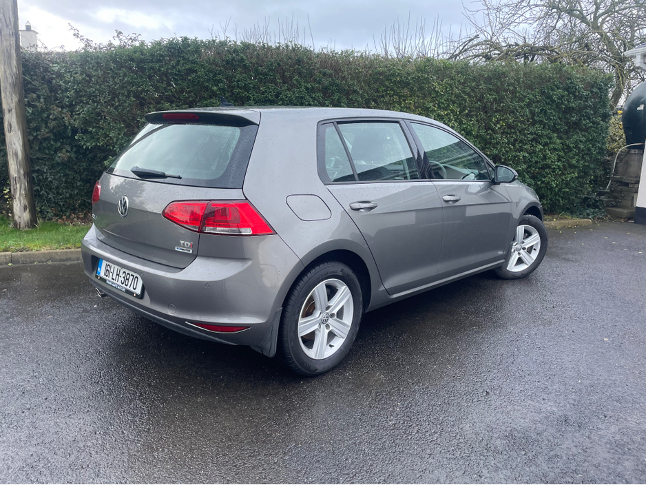 2016 Volkswagen Golf - image 4