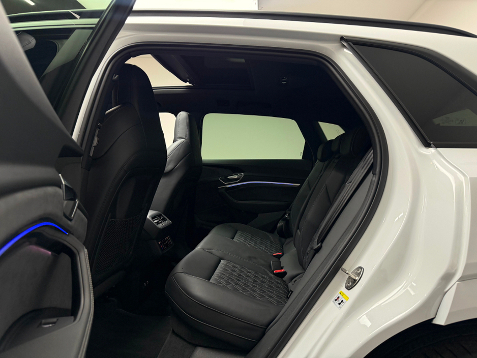 2023 Audi e-tron - image 16