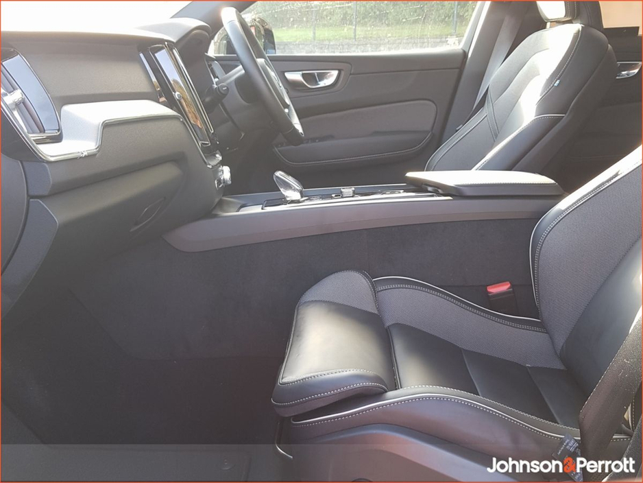 2025 Volvo XC60 T6 350bhp AWD PHEV Plus Black Edition (Lighting Pack / Panoramic Sunroof / 360 Camera) €68,900