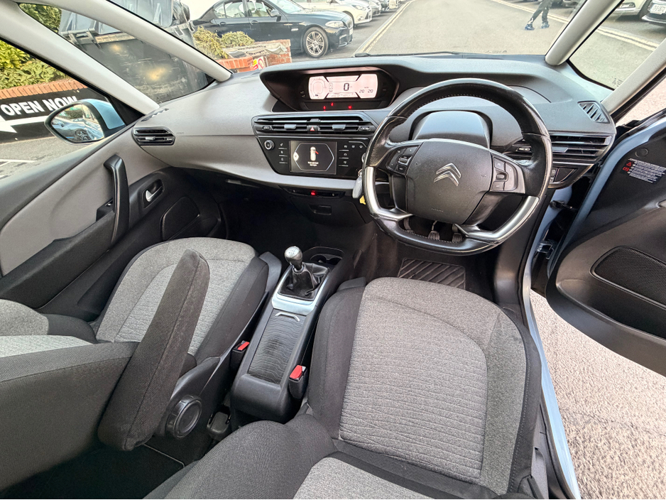 2015 Citroen Grand C4 Picasso - image 5