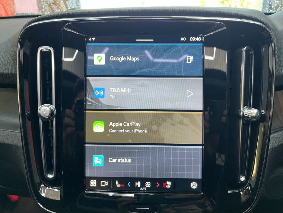 2023 Volvo XC40 - image 24