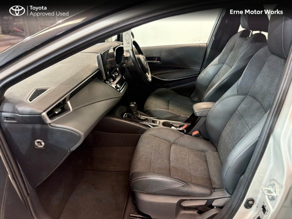 2023 Toyota Corolla - image 6